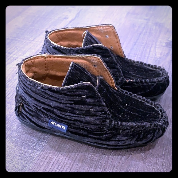 Black velvet Atlanta Moccasins toddler size 22 - Picture 1 of 8